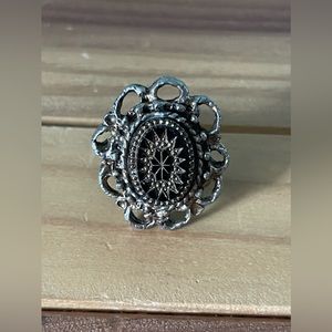 Vintage Black Glass Cut Oval Star 1.25” Ring Gold Tone Metal Carved adjustable